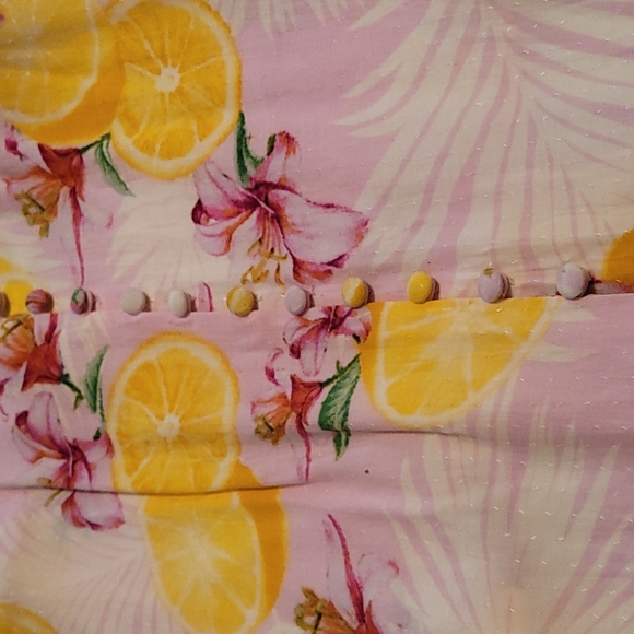 Forever21 button down floral tank top - Picture 3 of 3